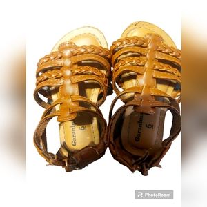 Brown toddler sandals sz 6 girls zip up back